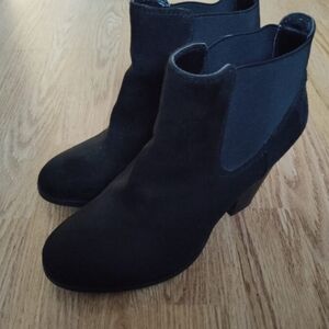 Elegant Black Ankle Boots